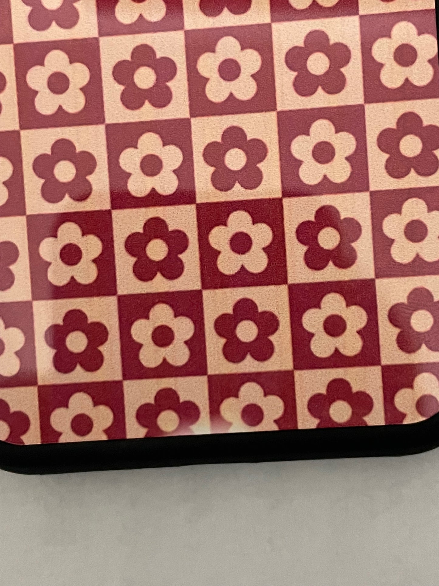 Faulty Checkered Flowers Case