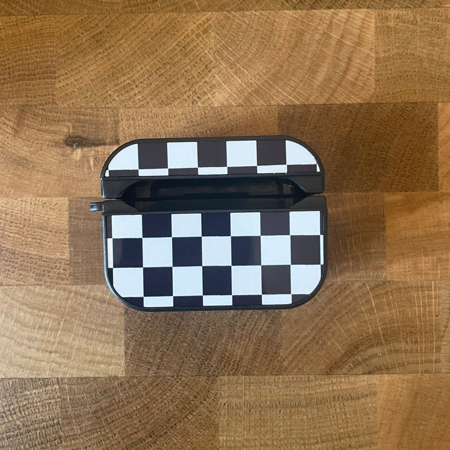 Checkered Air Pods Case