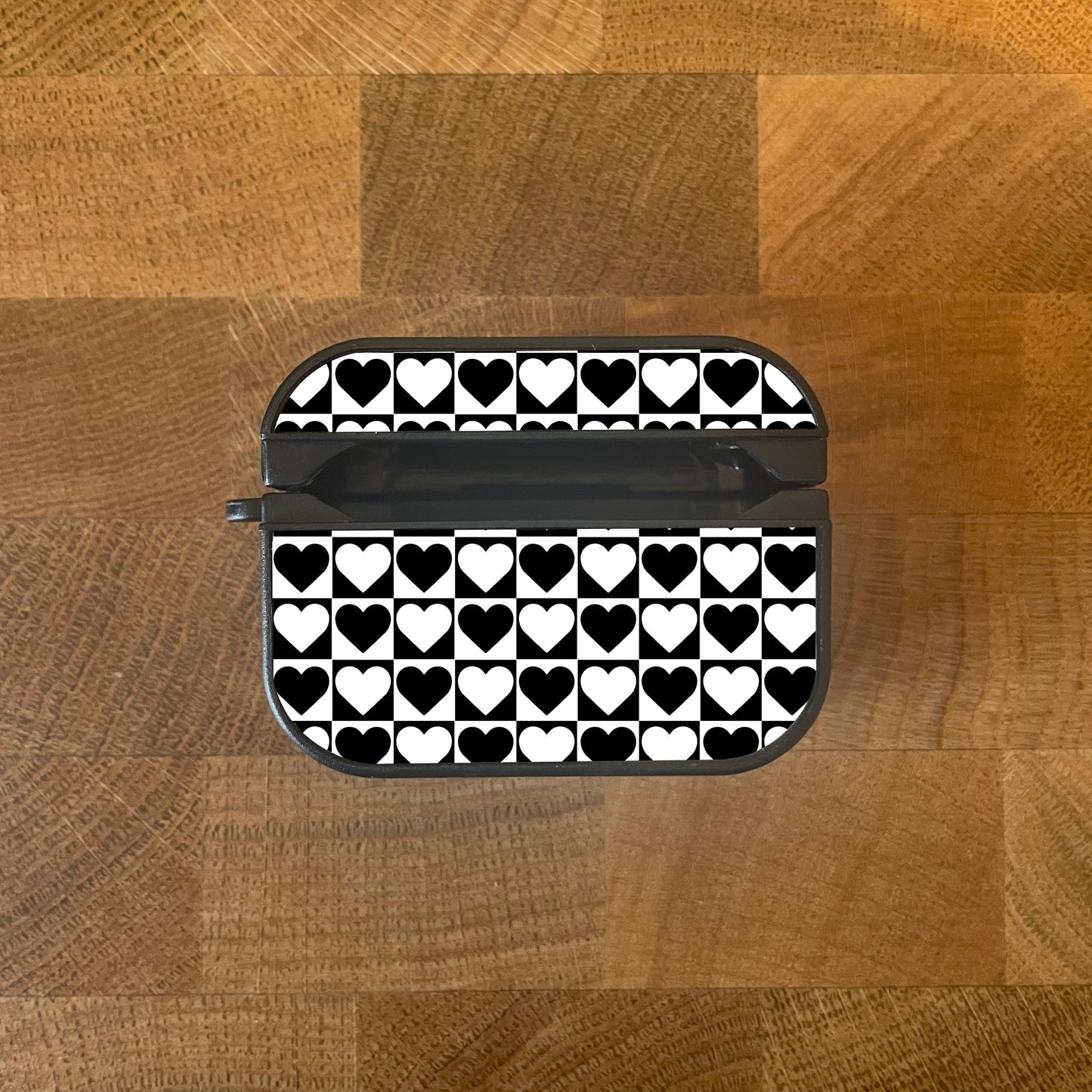 Checkered Hearts Air Pods Case